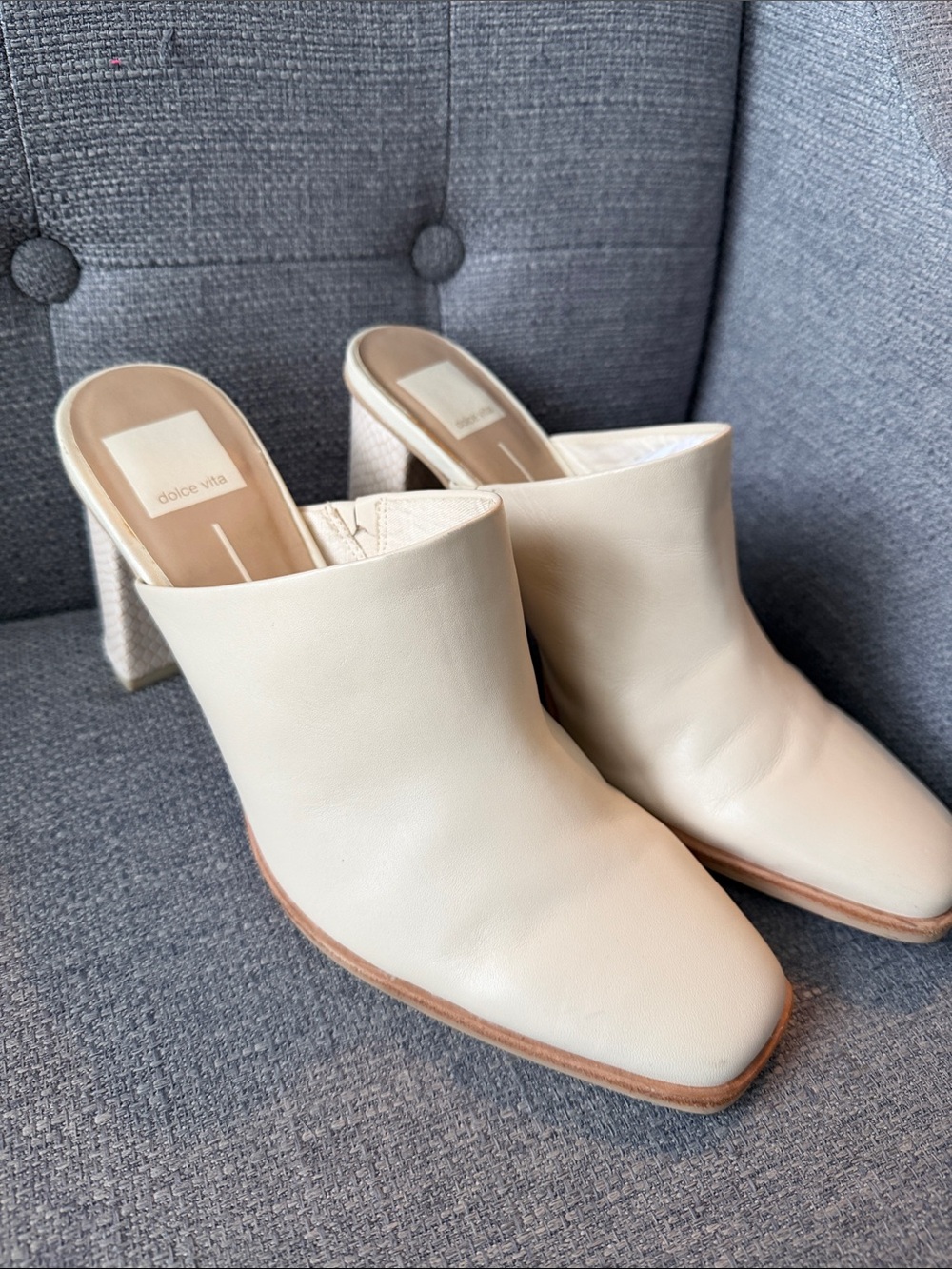 Dolce Vita Cream Parez Block Heel Mules in Cream